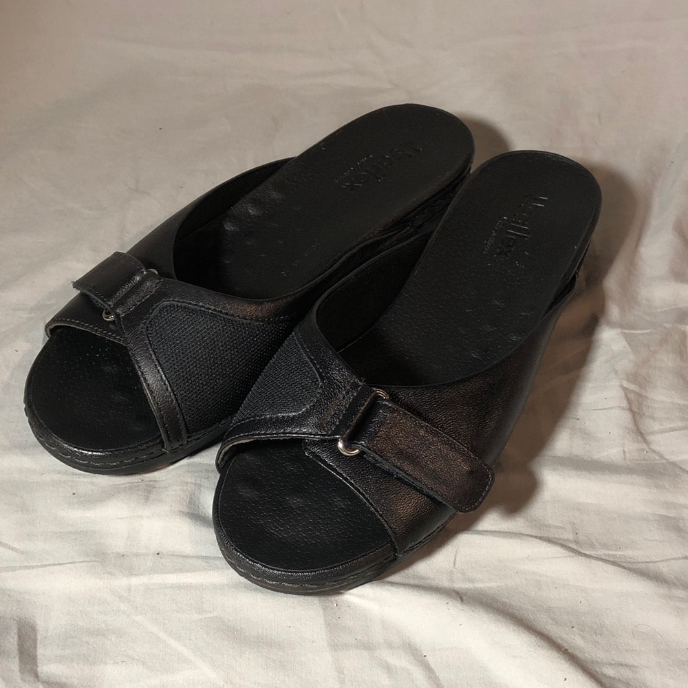 Usaflex Black Open-Toe slide sandals